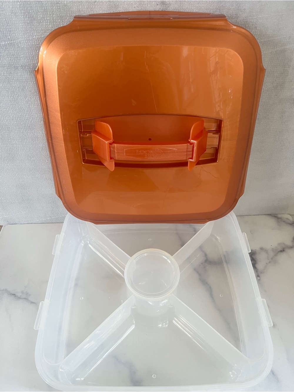Lock n Lock Appetizer Tray with Color Handle Lid, Copper
